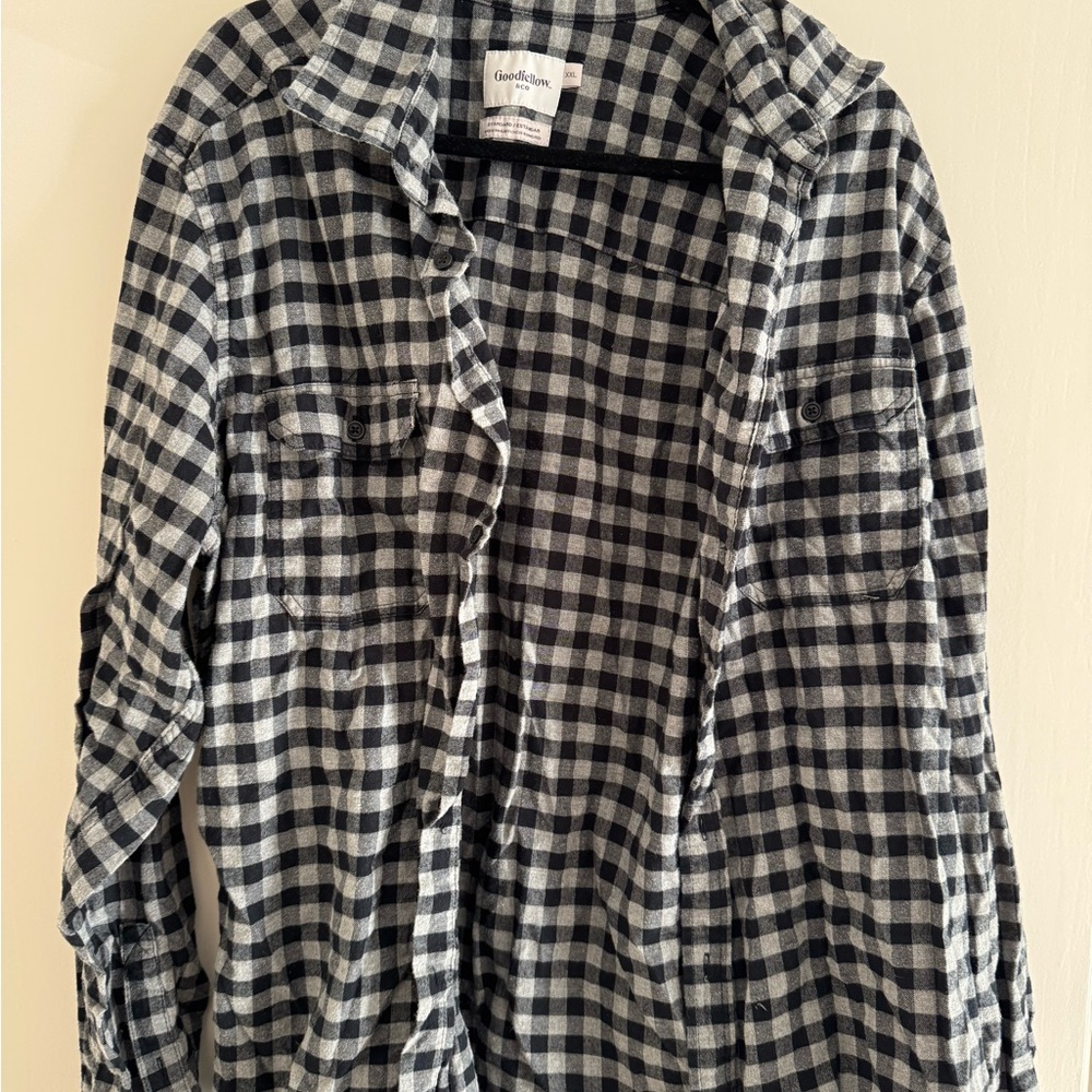Goodfellow & Co Gray and Black Plaid Shirt
